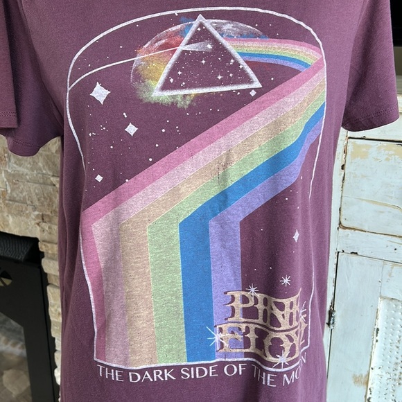 Pink Floyd Dark Side of the Moon maroon crew neck concert graphic t-shirt - Picture 5 of 12